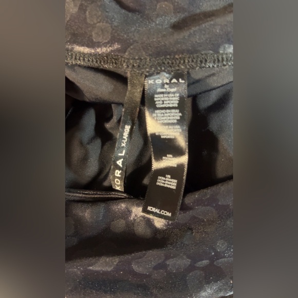 KORAL Hi Rise Lustrous Black Leopard Hi Shine Leggings - Picture 5 of 6